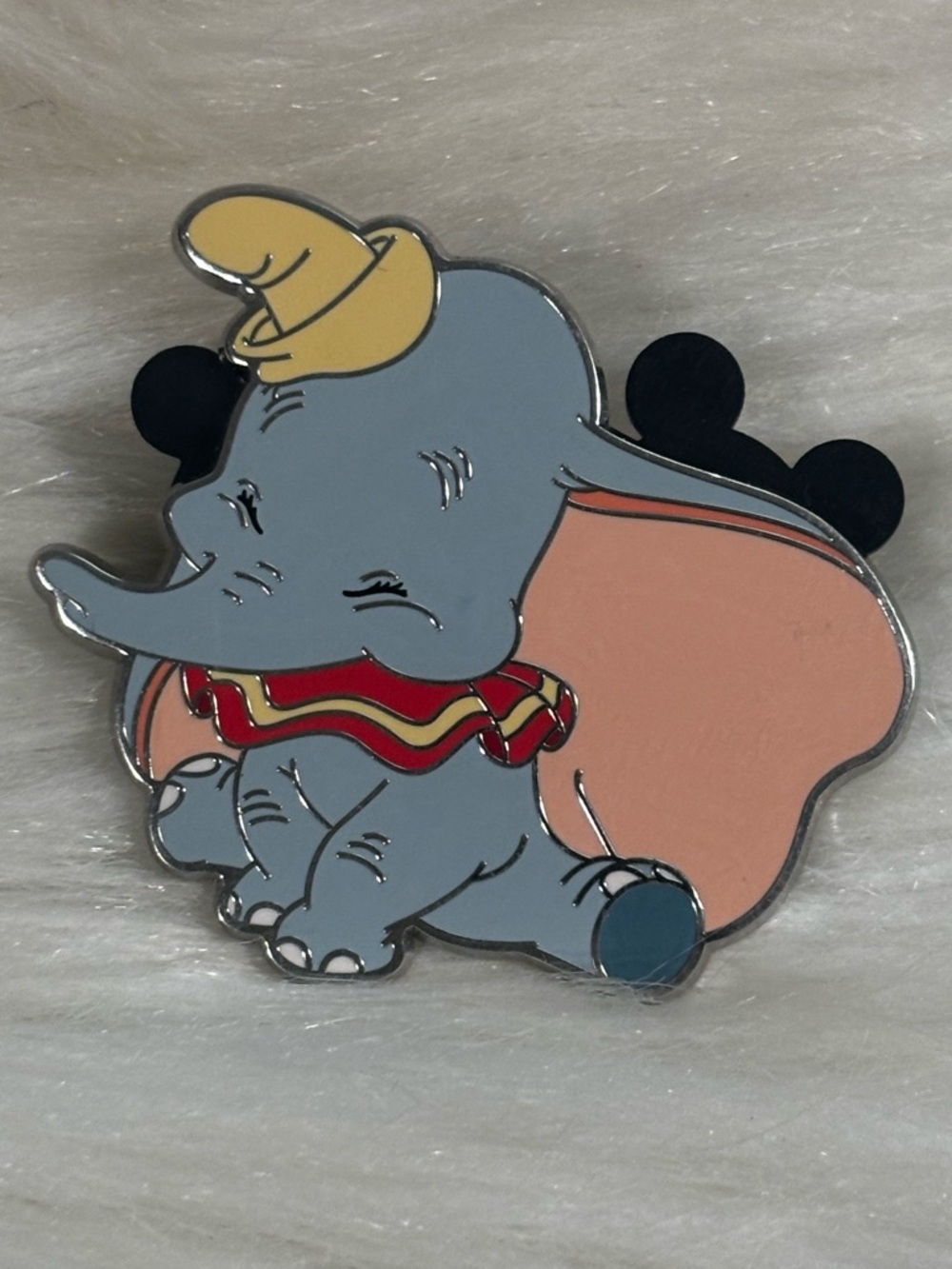 Disney Dumbo Sitting Trading Pin 2023